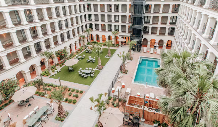 Estancia del norte atrium
